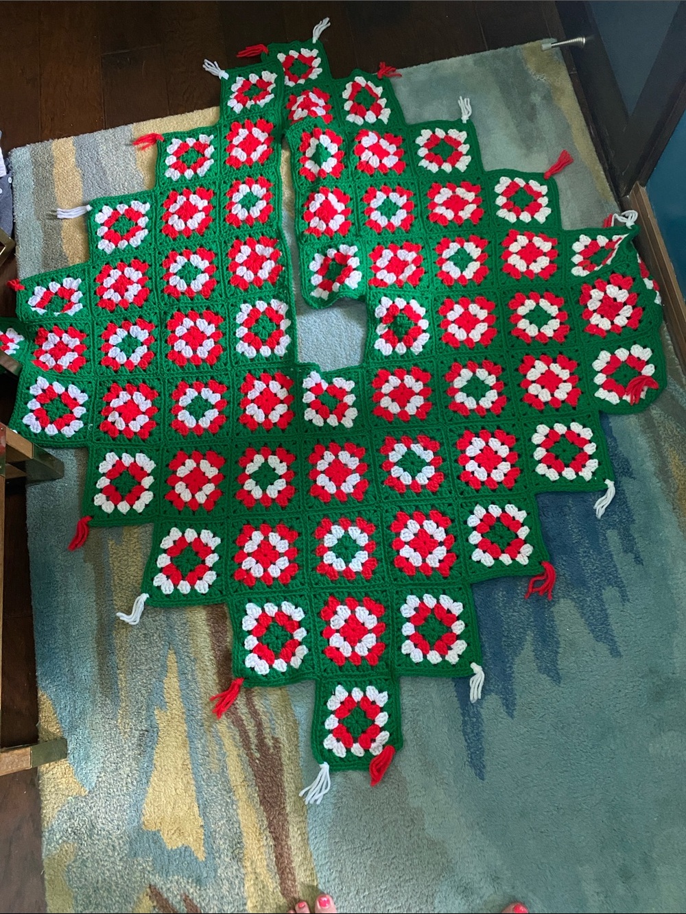 Knit Christmas tree skirt